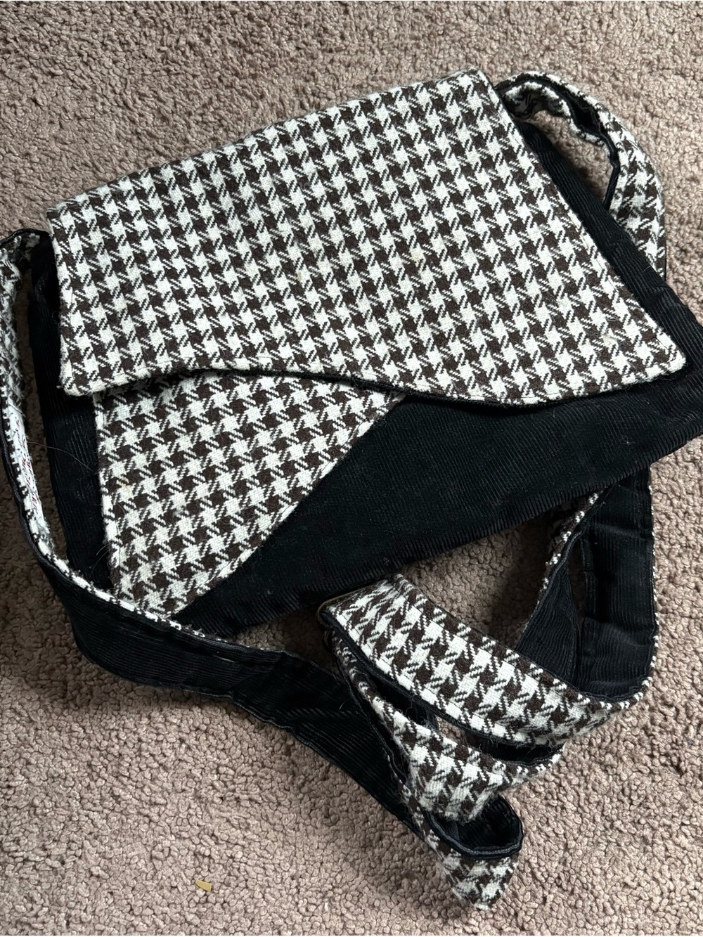 Houndstooth Crossbody Bag in Black & White